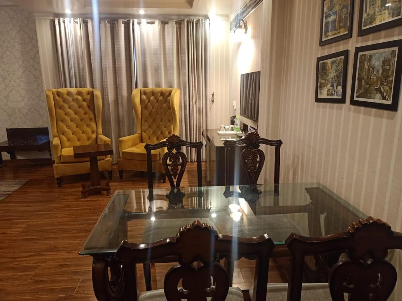 Rockland Hotel, C.R Park New Delhi Luaran gambar