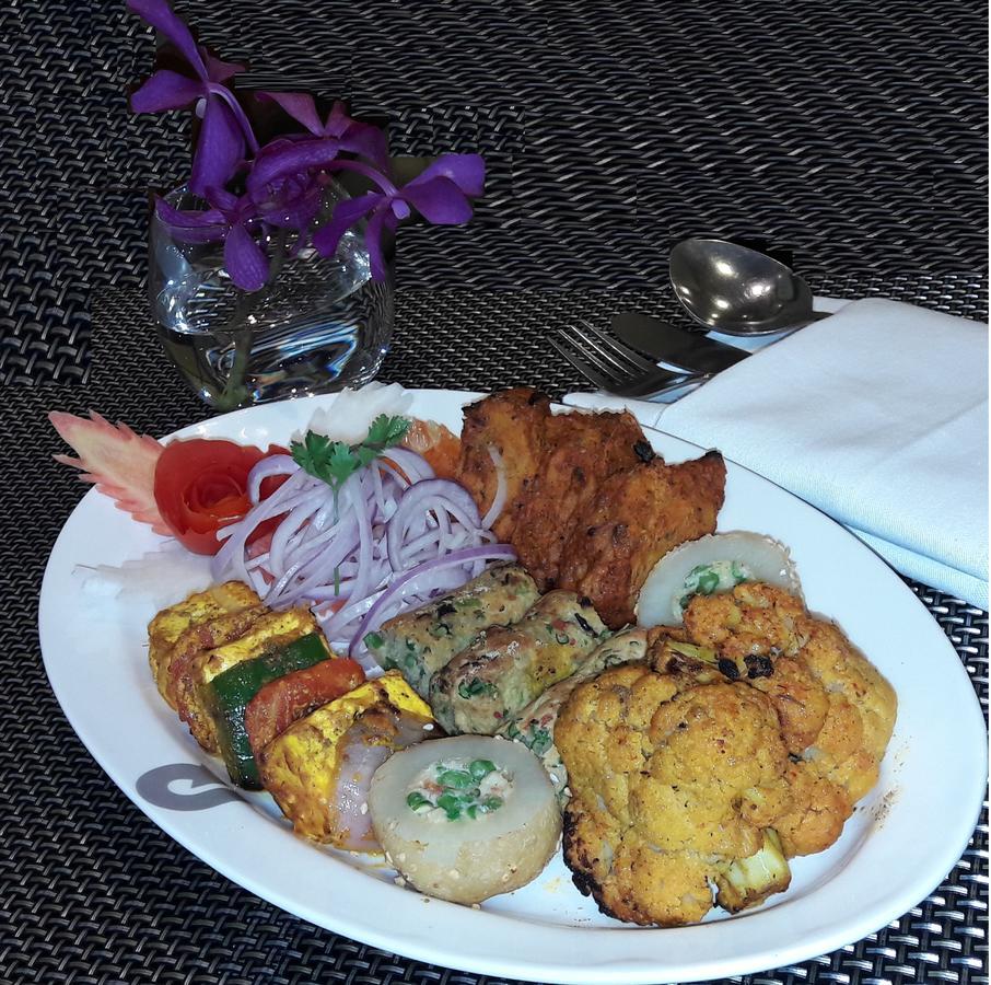Rockland Hotel, C.R Park New Delhi Luaran gambar